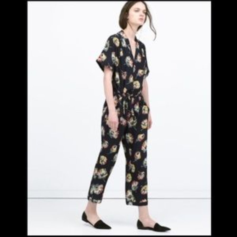 Zara navy floral romper jumpsuit pants Small